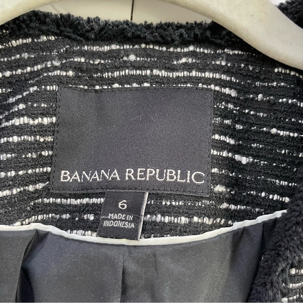 Banana Republic Black and White Boucle Fringe Trim Business Professional Balzer - Picture 10 of 15